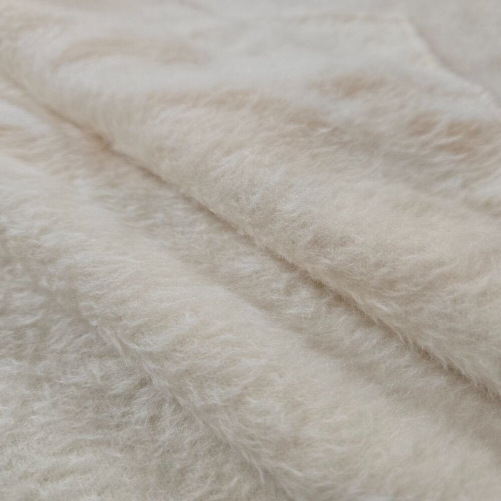 Kuna Baby Alpaca & Wool FUZZY FURRY Wrap - Picture 12 of 15